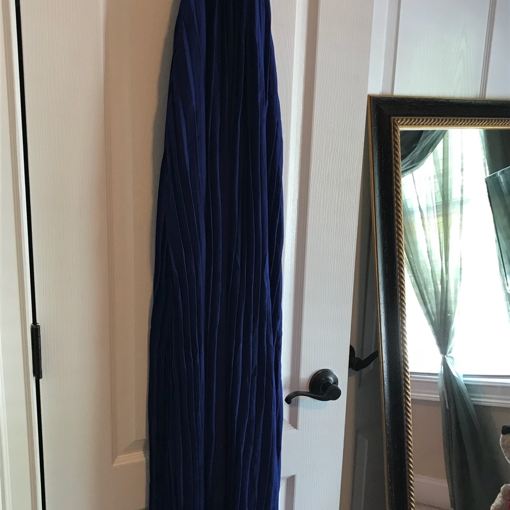 Dress - Picture 6 of 6